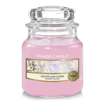 Yankee Candle - Ароматна свещ SNOWFLAKE KISSES малка 104 гр 20-30 часа